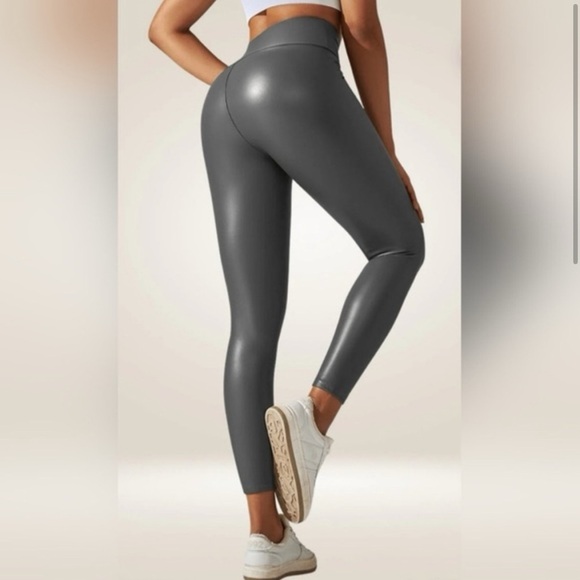 Yogalicious Faux Leather NWT super high rise fleece lined ankle tight sz S - Picture 2 of 5